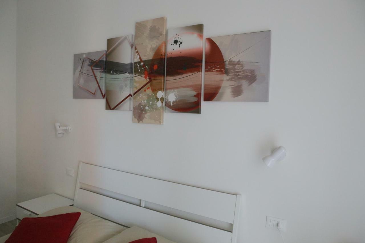 Soleluna Fiera 6 Rooms Bologna Eksteriør bilde