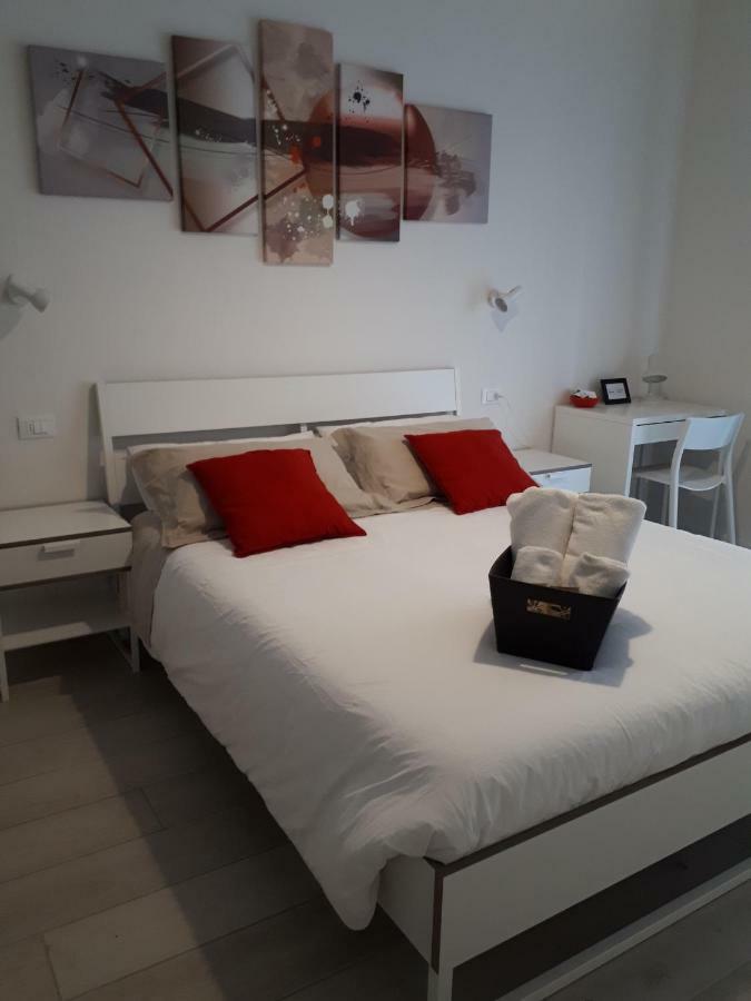 Soleluna Fiera 6 Rooms Bologna Eksteriør bilde